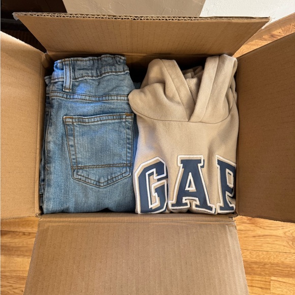 HUGE LOT Boys Size 6 7 8 S M GAP TEA H&M J.CREW NIKE Jeans Pants Sweatshirts - Picture 16 of 16